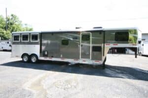 2018-Lakota-Charger-8312-custom-floor-plan-slant-load-horse-trailer