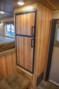 2021-lakota-charger-8312-custom-floor-plan-slant-load-horse-trailer