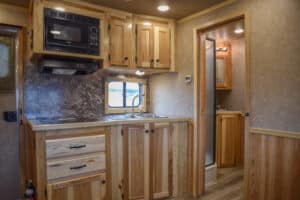 2021-lakota-charger-8312-custom-floor-plan-slant-load-horse-trailer