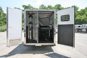 2018-LAKOTA-COLT-AC311-HORSE-TRAILER-SLANT-LOAD