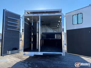 2020-merhow-next-generation-8416-slant-horse-trailer