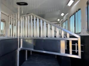 2020-merhow-next-generation-8416-slant-horse-trailer