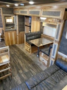 2020-merhow-next-generation-8416-slant-horse-trailer