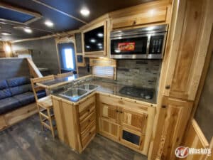 2020-merhow-next-generation-8416-slant-horse-trailer