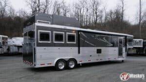 2020-lakota-big-horn-8317-custom-recliner-horse-trailer