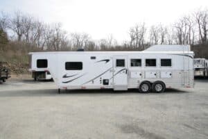 2018-merhow-next-generation-8411-horse-trailer-w-hayrack