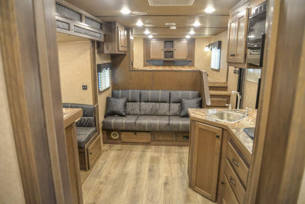 2024 LAKOTA CHARGER LE81413 STOCK COMBO HORSE TRAILER