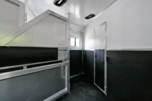 2022-lakota-colt-ac8315-horse-trailer