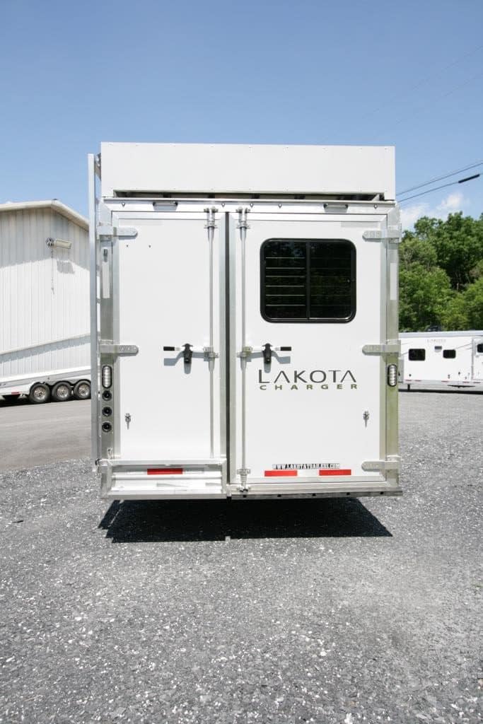 2023-lakota-charger-8315-9-sw-horse-trailer