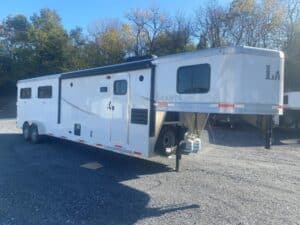 2019-Lakota-Colt-AC411-6'-slide-horse-trailer