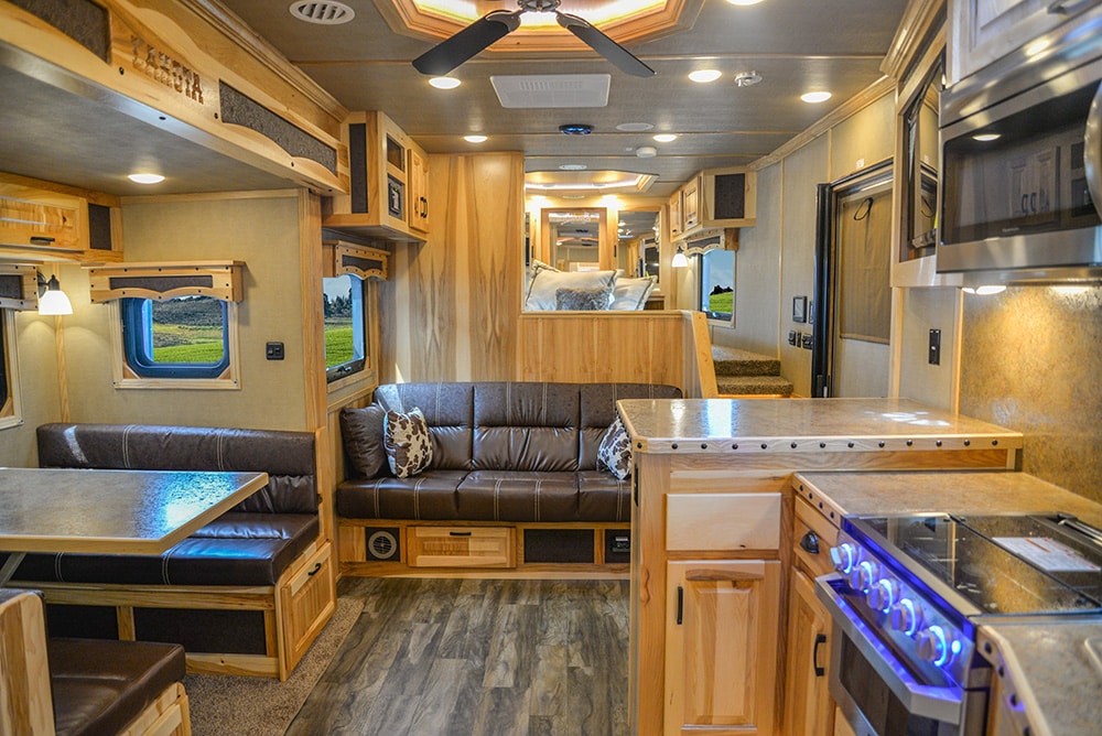 Virtual Horse Trailer Tour